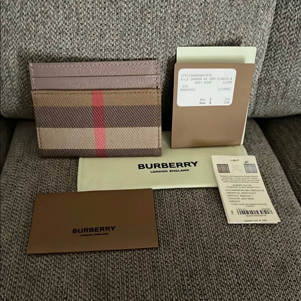 Brand New full Inclusion Burberry Tan and Brown Key Card Holder